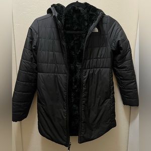 The North Face Kids' Mossbud Swirl Reversible Water Repellent Hooded parka